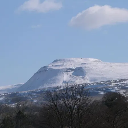 Apartment 3 Peaks Penyghent